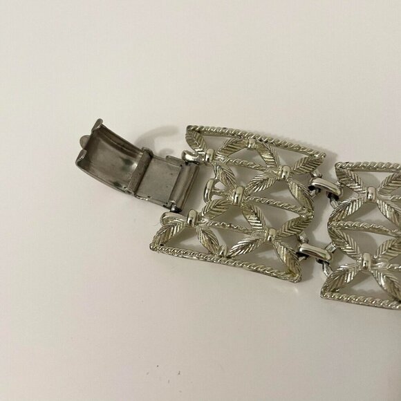 Vintage Coro Pegasus Wide Link Bracelet - Picture 4 of 16